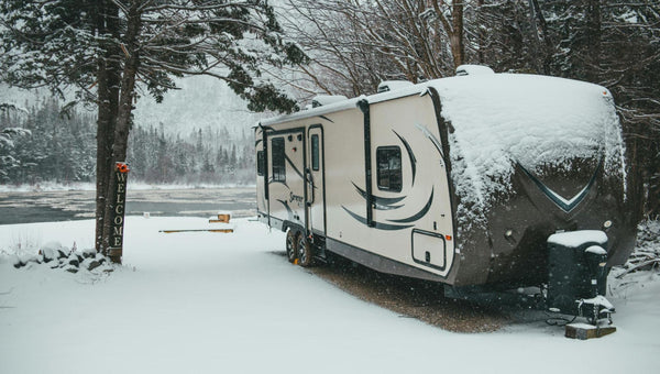 Living in a Camper in the Winter: What It’s Really Like (and How to Stay Warm, Safe, and Happy)
