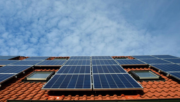 Solar Panels + Net Metering in 2026: The Real, No-Fluff Guide for Homeowners