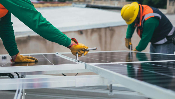 Solar Panel Buying Guide 2026: Monocrystalline vs. Polycrystalline Comparison