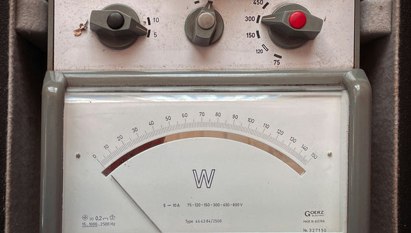 Watts to Amps Calculator: How to Convert W to A Easily